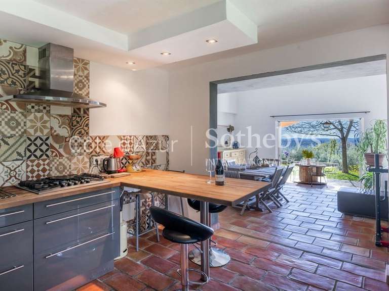 Maison Châteauneuf-Grasse - 8 chambres - 255m²