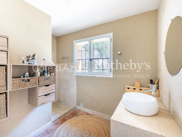 Maison Châteauneuf-Grasse - 8 chambres - 255m²