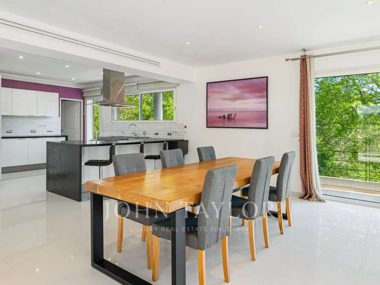 Maison Châteauneuf-Grasse - 4 chambres - 236m²