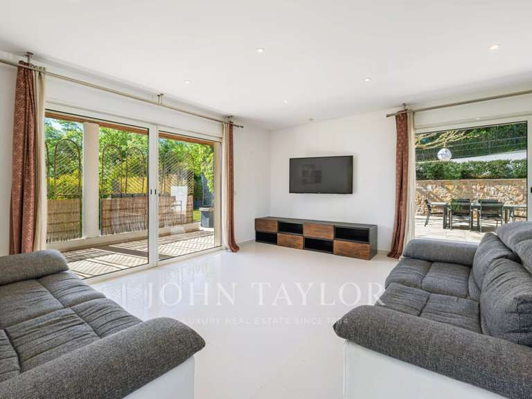 Maison Châteauneuf-Grasse - 4 chambres - 236m²