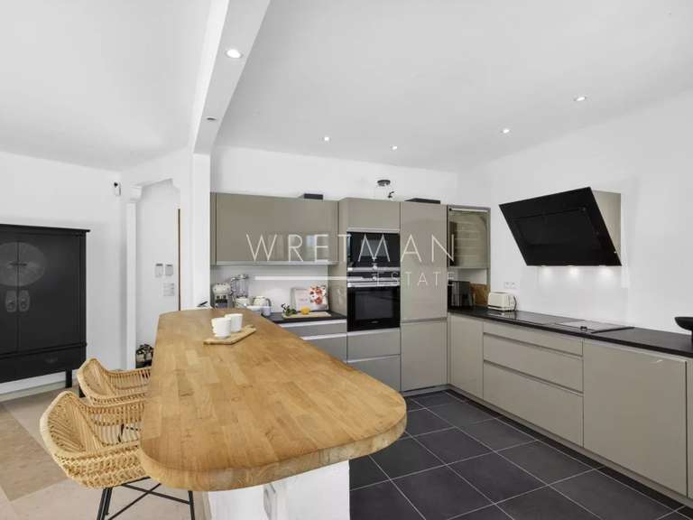 Maison Châteauneuf-Grasse - 4 chambres - 225m²