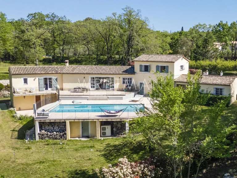 Maison Châteauneuf-Grasse - 4 chambres - 225m²