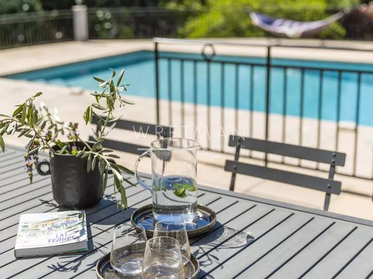 Maison Châteauneuf-Grasse - 4 chambres - 225m²