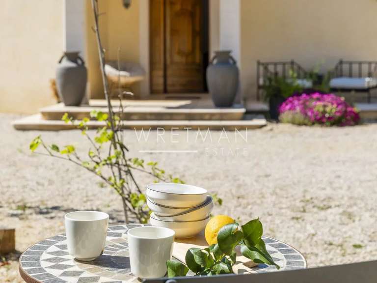 Maison Châteauneuf-Grasse - 4 chambres - 225m²