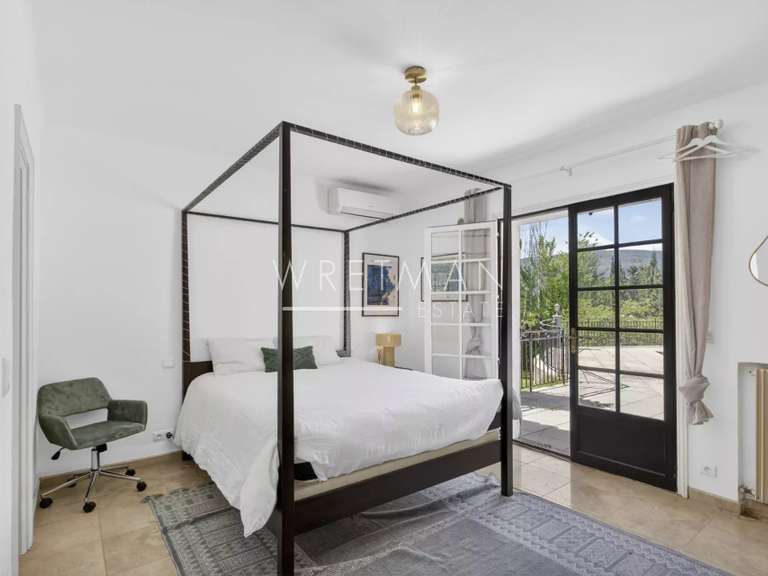 Maison Châteauneuf-Grasse - 4 chambres - 225m²