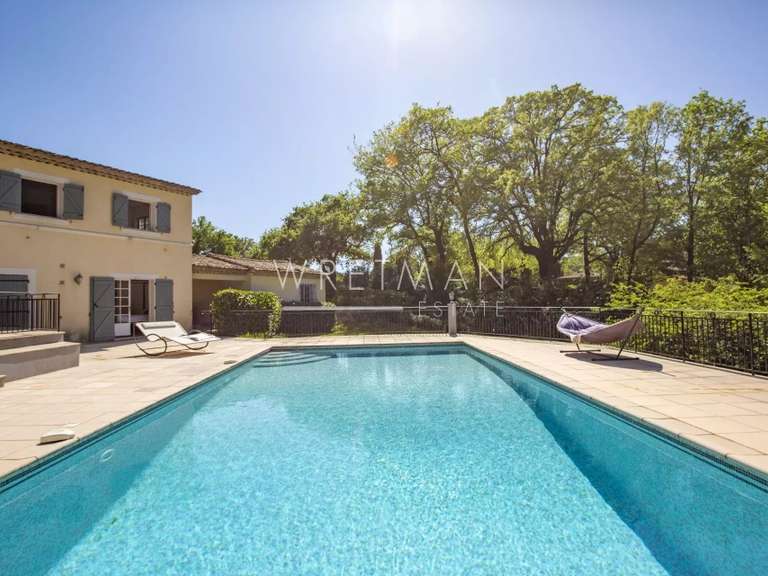 Maison Châteauneuf-Grasse - 4 chambres - 225m²