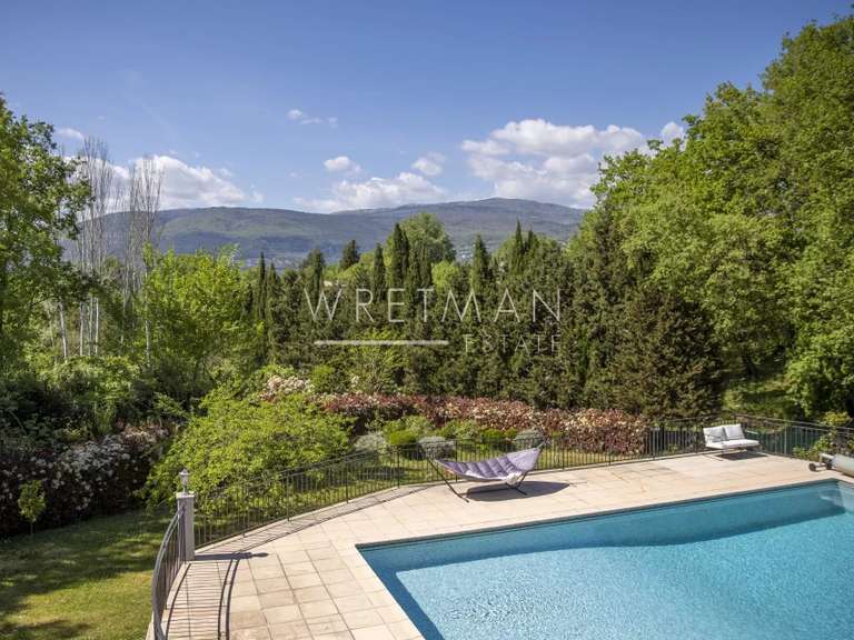 Maison Châteauneuf-Grasse - 4 chambres - 225m²