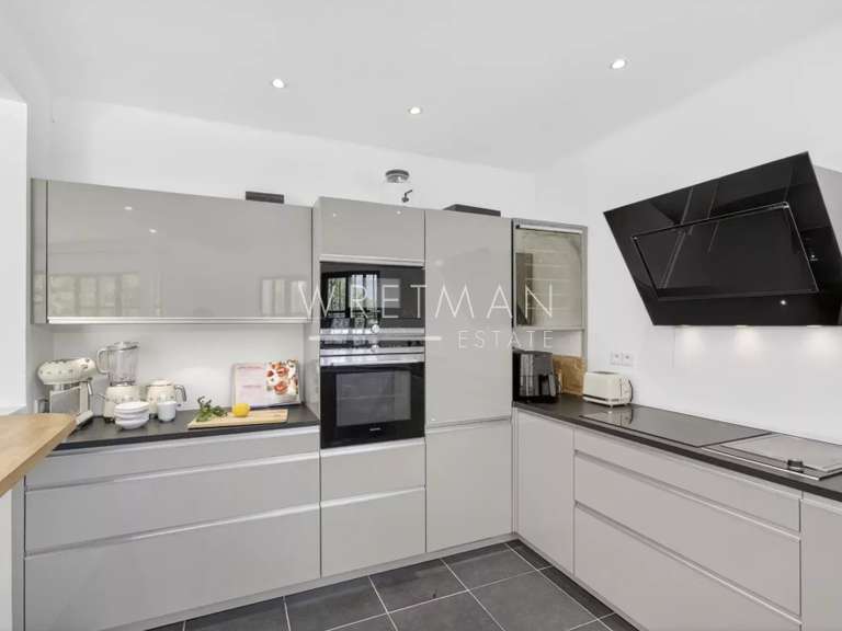 Maison Châteauneuf-Grasse - 4 chambres - 225m²