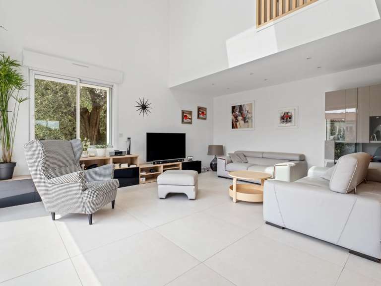 Maison Châteauneuf-Grasse - 3 chambres - 138m²