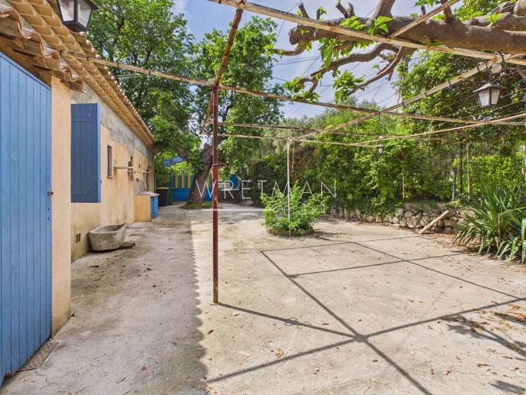 Maison Châteauneuf-Grasse - 202m²
