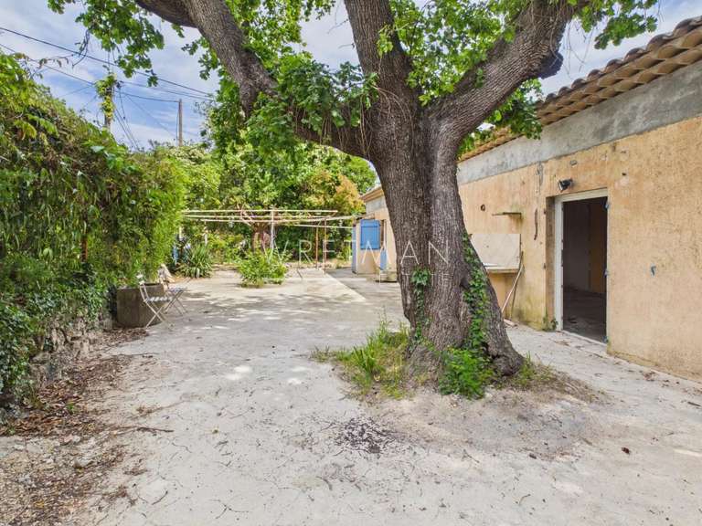 Maison Châteauneuf-Grasse - 202m²