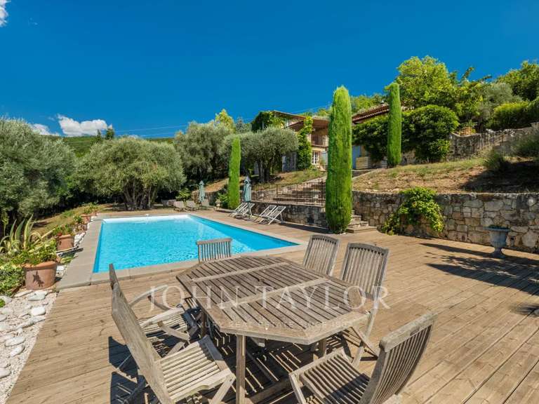 Maison Châteauneuf-Grasse - 4 chambres - 330m²