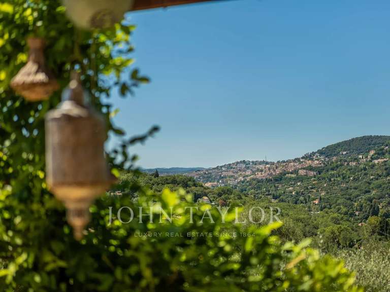Maison Châteauneuf-Grasse - 4 chambres - 330m²