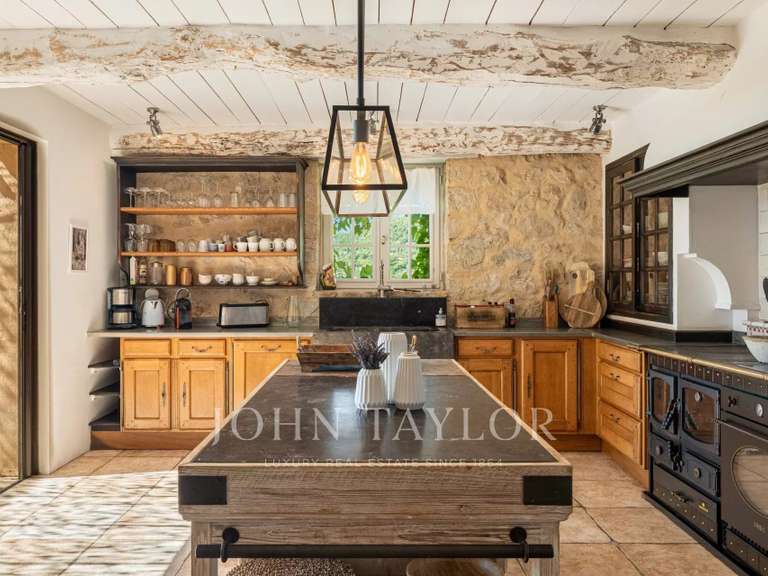 Maison Châteauneuf-Grasse - 4 chambres - 330m²