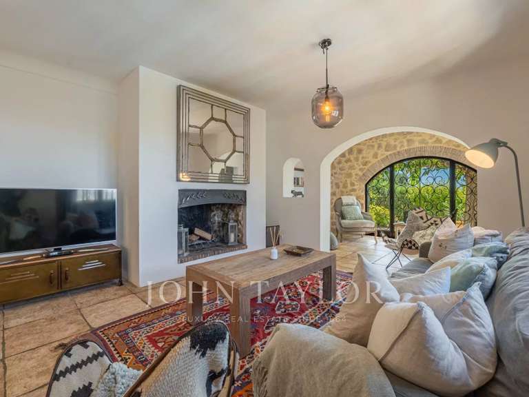 Maison Châteauneuf-Grasse - 4 chambres - 330m²