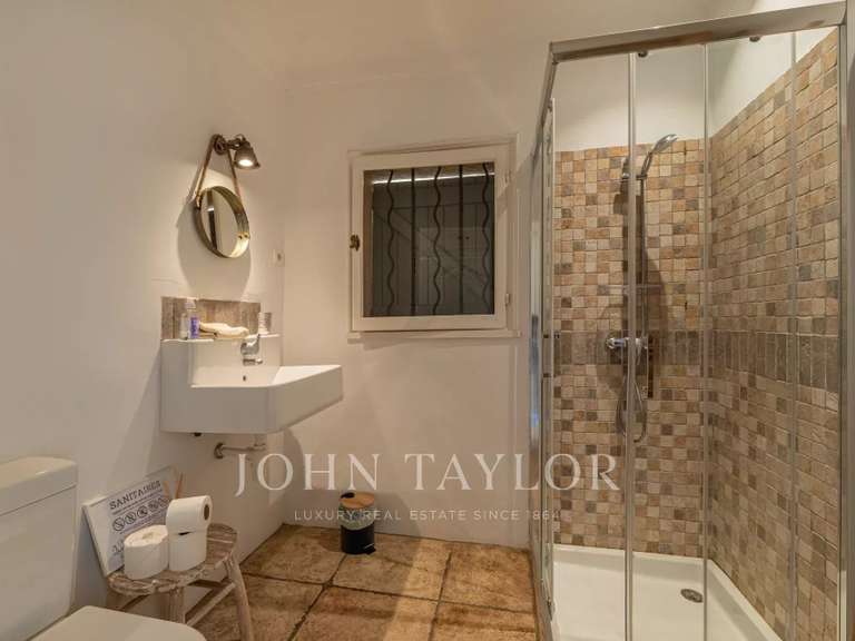 Maison Châteauneuf-Grasse - 4 chambres - 330m²