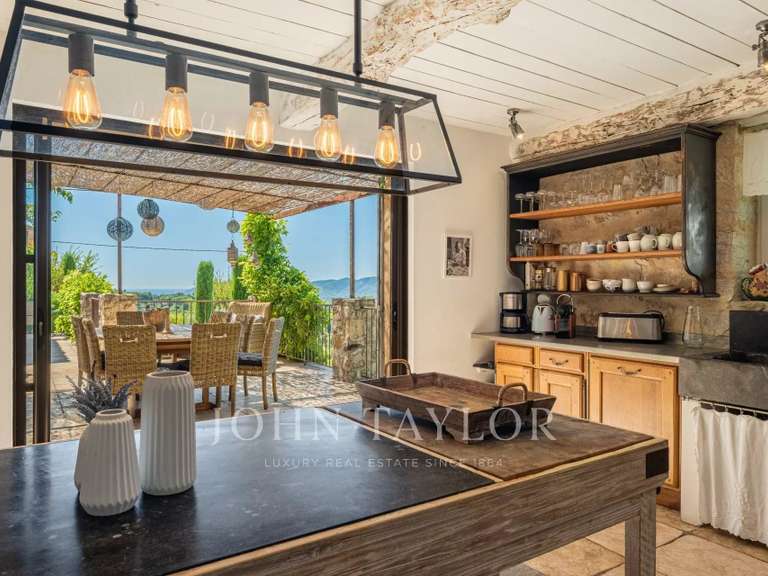 Maison Châteauneuf-Grasse - 4 chambres - 330m²