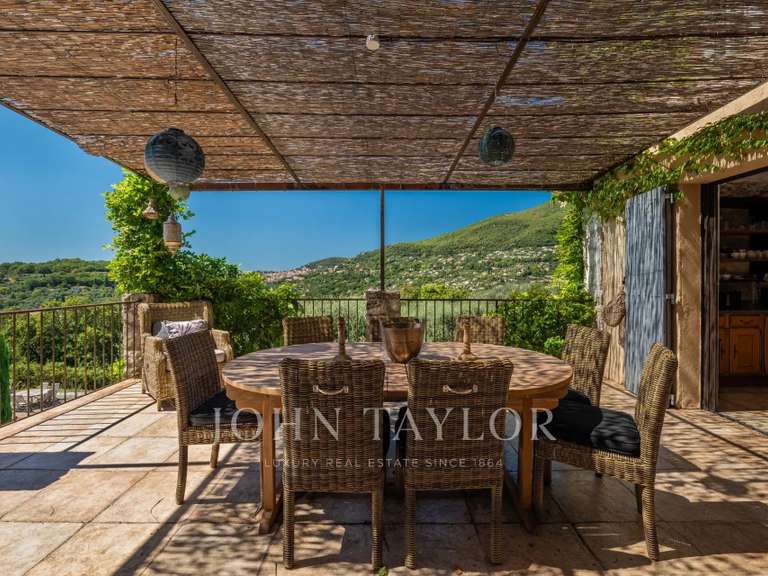 Maison Châteauneuf-Grasse - 4 chambres - 330m²