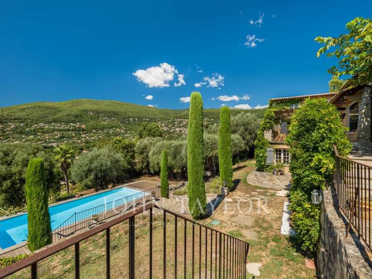 Maison Châteauneuf-Grasse - 4 chambres - 330m²