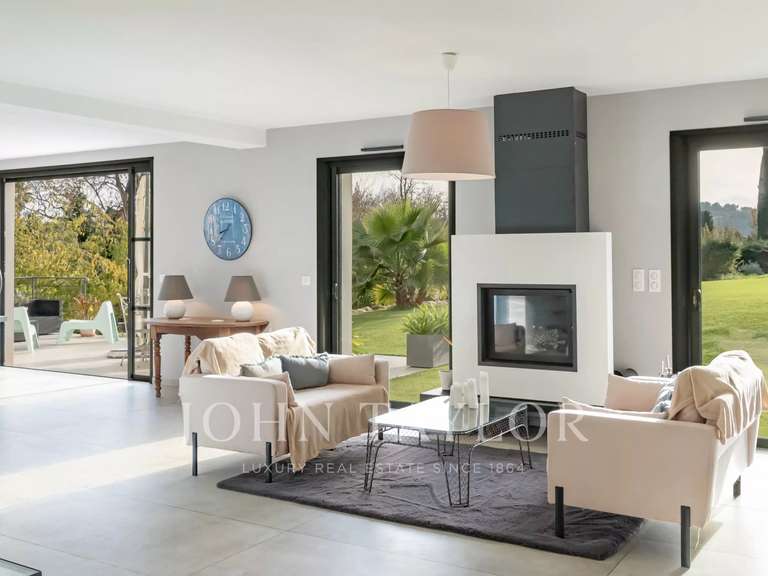 Maison Châteauneuf-Grasse - 4 chambres - 377m²