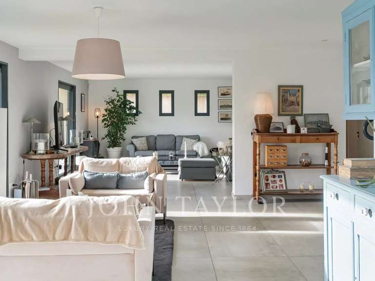 Maison Châteauneuf-Grasse - 4 chambres - 377m²