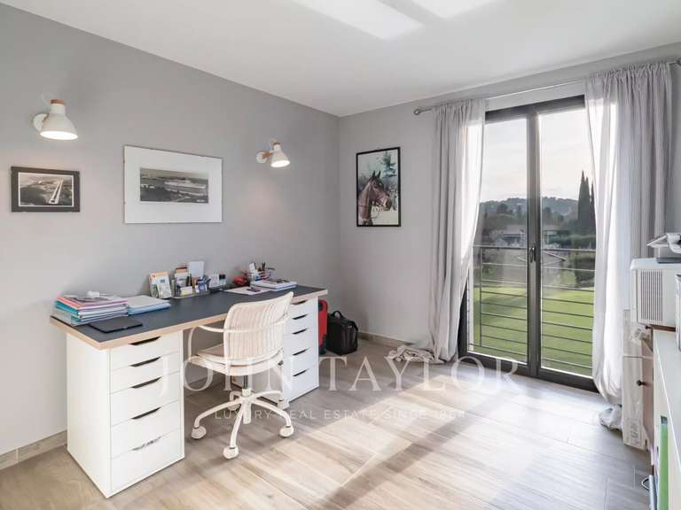 Maison Châteauneuf-Grasse - 4 chambres - 377m²