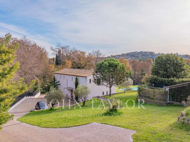 Maison Châteauneuf-Grasse - 4 chambres - 377m²