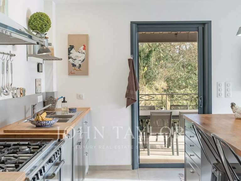 Maison Châteauneuf-Grasse - 4 chambres - 377m²