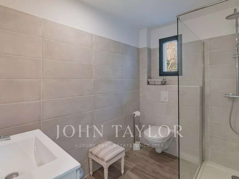 Maison Châteauneuf-Grasse - 4 chambres - 377m²