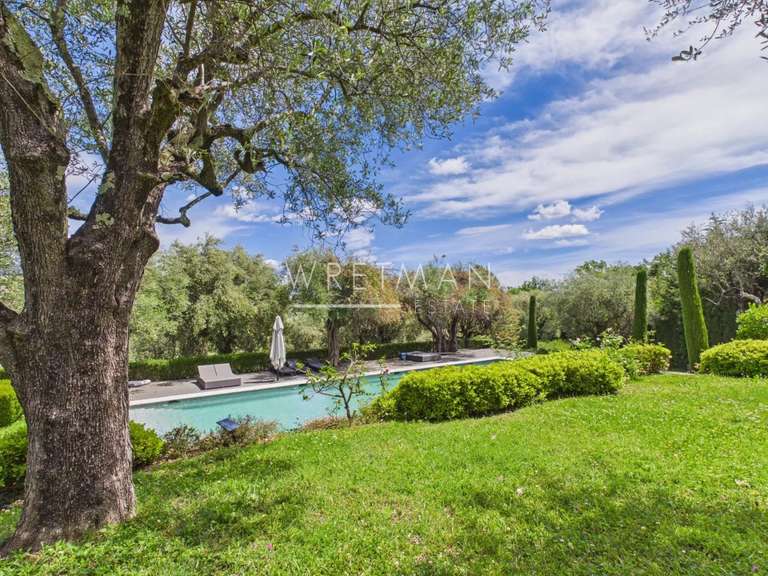 Maison Châteauneuf-Grasse - 5 chambres - 338m²