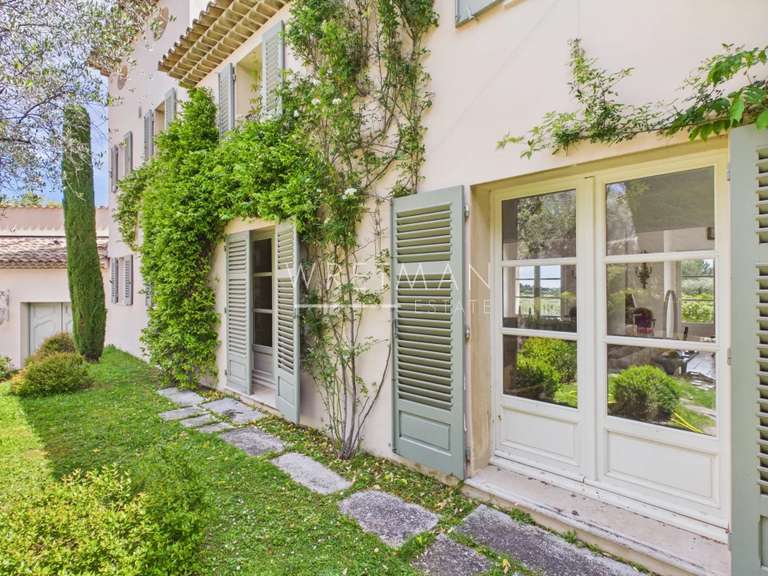 Maison Châteauneuf-Grasse - 5 chambres - 338m²