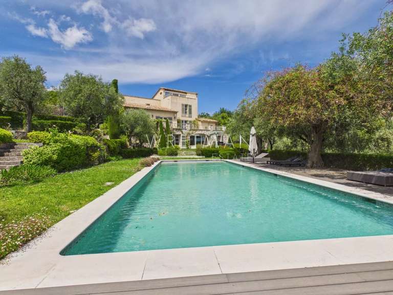 Maison Châteauneuf-Grasse - 5 chambres - 338m²