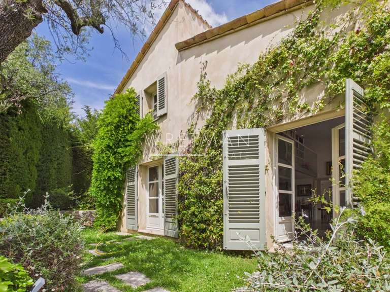 Maison Châteauneuf-Grasse - 5 chambres - 338m²