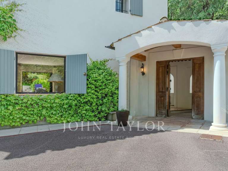 Maison Châteauneuf-Grasse - 5 chambres - 207m²