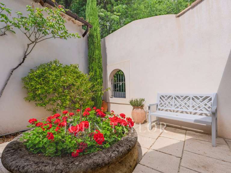 Maison Châteauneuf-Grasse - 5 chambres - 207m²