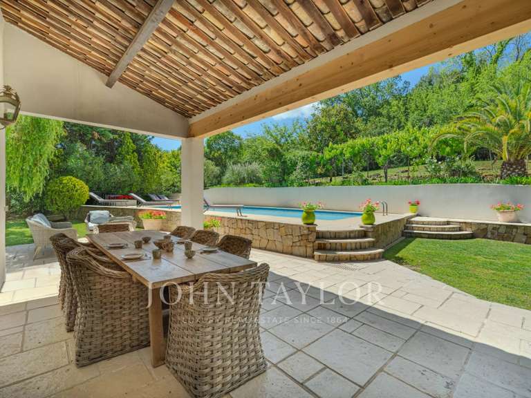 Maison Châteauneuf-Grasse - 5 chambres - 207m²