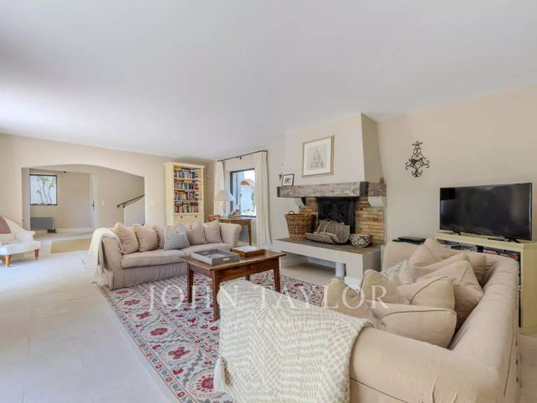 Maison Châteauneuf-Grasse - 5 chambres - 207m²