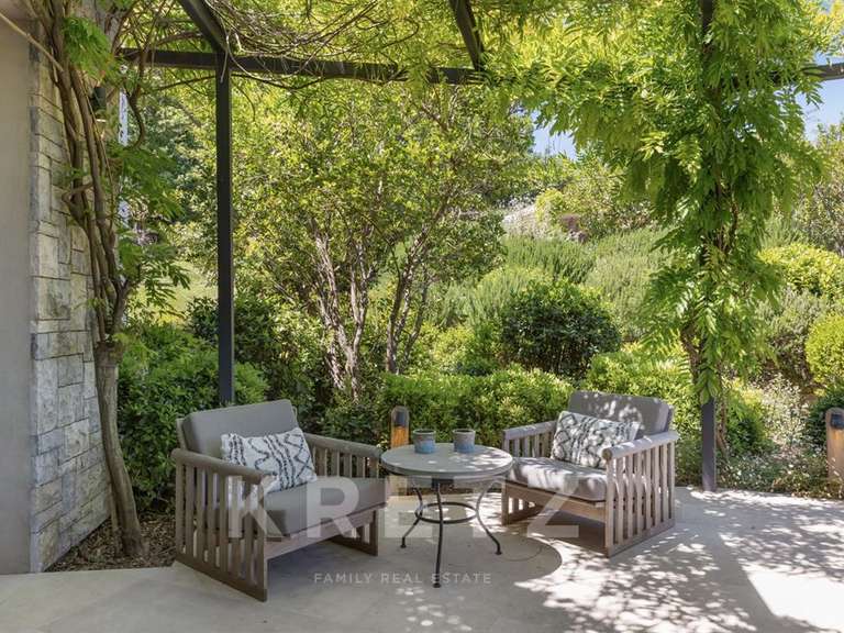 Maison Châteauneuf-Grasse - 390m²