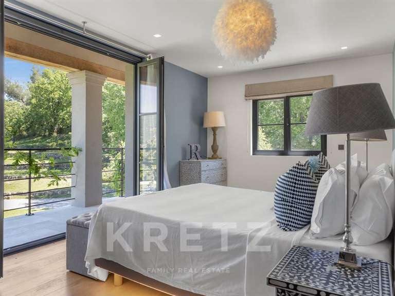 Maison Châteauneuf-Grasse - 390m²
