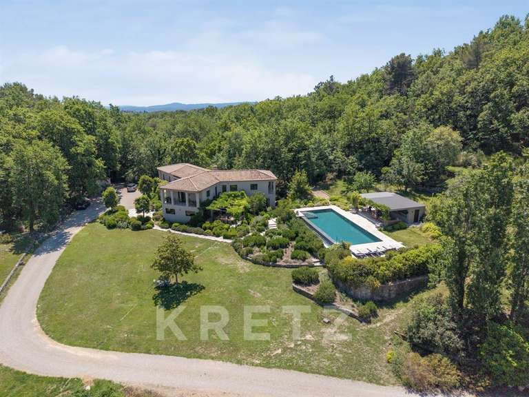 Maison Châteauneuf-Grasse - 390m²
