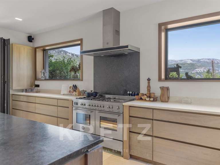 Maison Châteauneuf-Grasse - 390m²