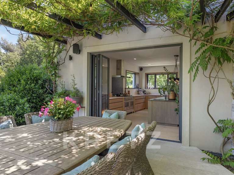 Maison Châteauneuf-Grasse - 390m²
