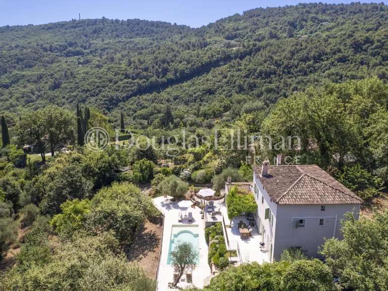Maison Châteauneuf-Grasse - 4 chambres - 179m²