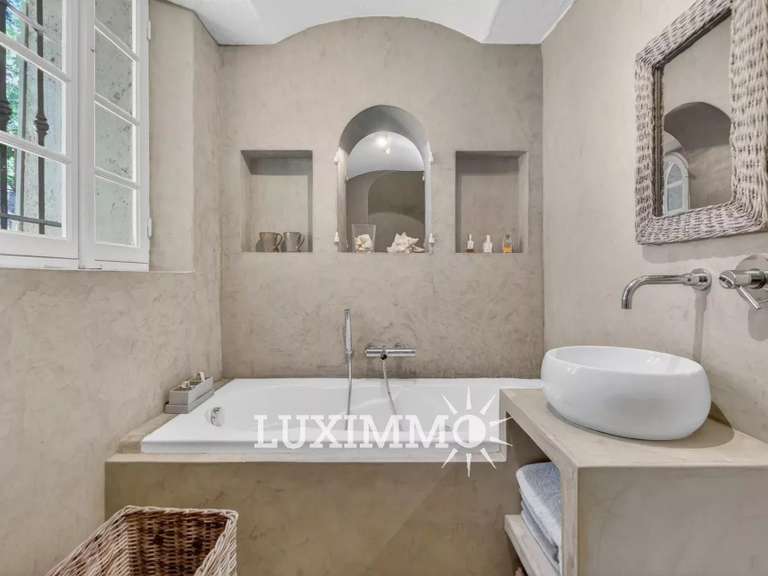 Maison Châteauneuf-Grasse - 6 chambres - 450m²