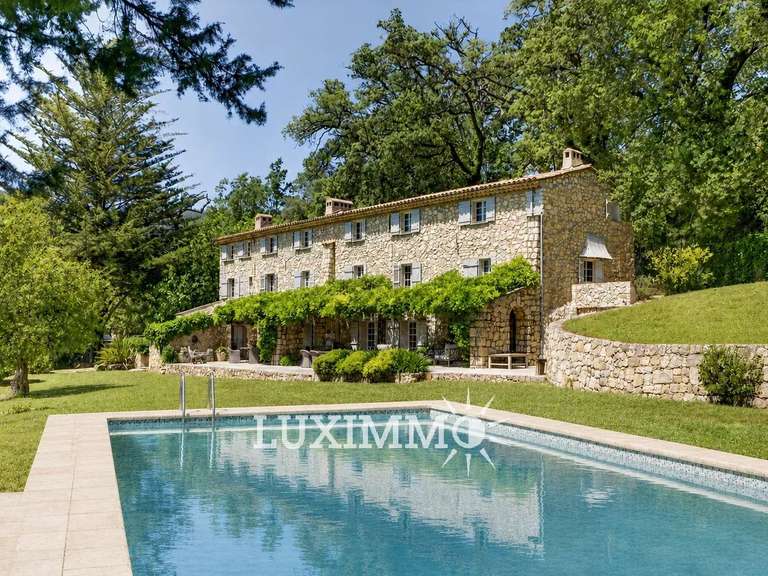 Maison Châteauneuf-Grasse - 6 chambres - 450m²