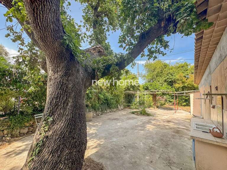 Maison Châteauneuf-Grasse - 2 chambres - 203m²