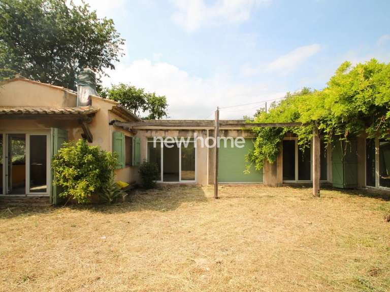 Maison Châteauneuf-Grasse - 2 chambres - 203m²