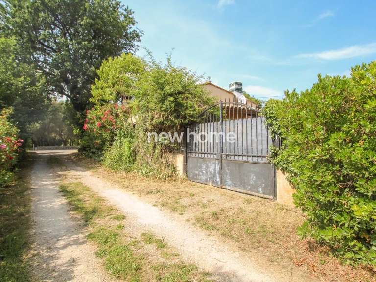 Maison Châteauneuf-Grasse - 2 chambres - 203m²