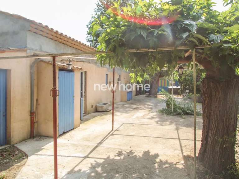 Maison Châteauneuf-Grasse - 2 chambres - 203m²