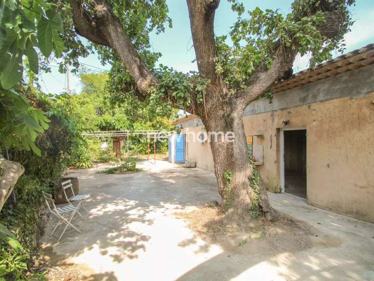 Maison Châteauneuf-Grasse - 2 chambres - 203m²